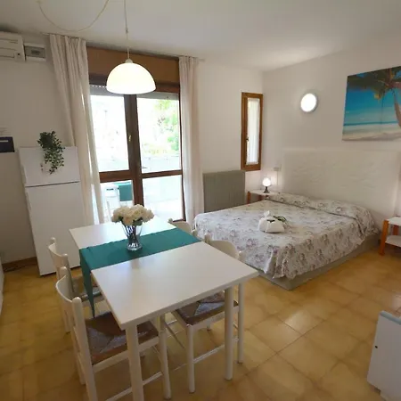 Lignano Appartement Lignano Sabbiadoro Buitenkant foto