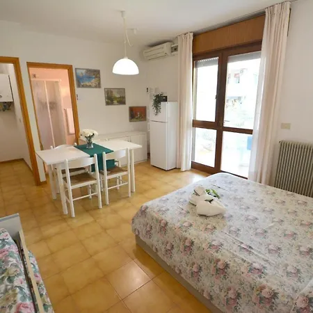 Lignano Appartement Lignano Sabbiadoro Buitenkant foto
